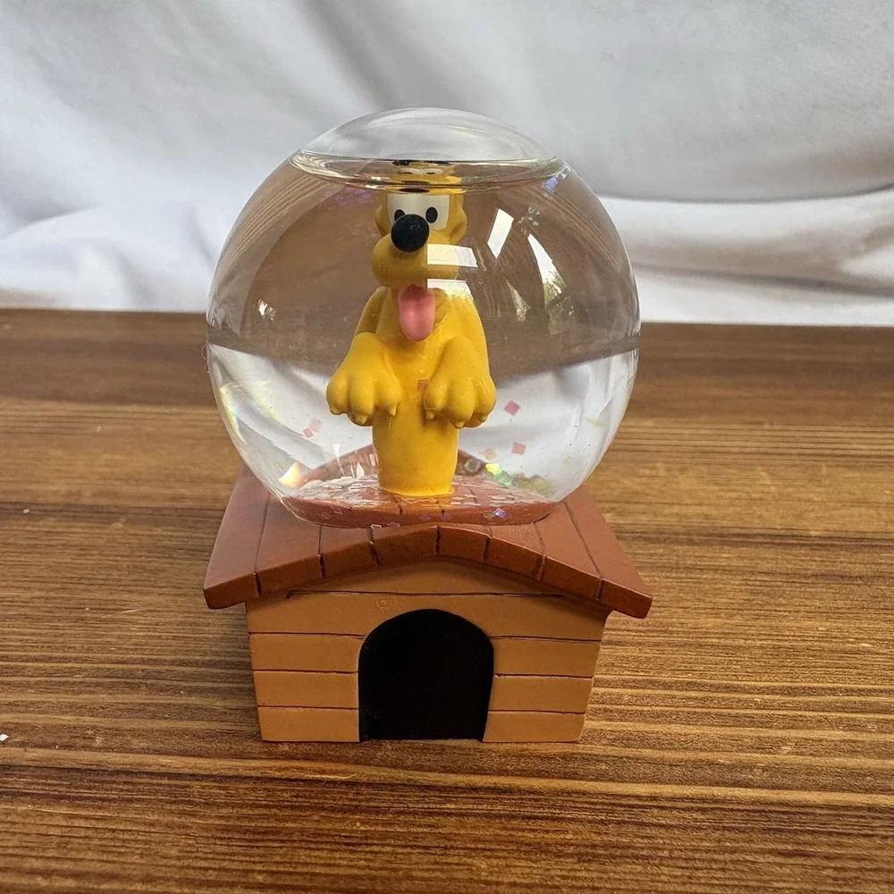 Disney Pluto Snow Globe Doghouse Mini Water Globe Figurine Collectible 2.5